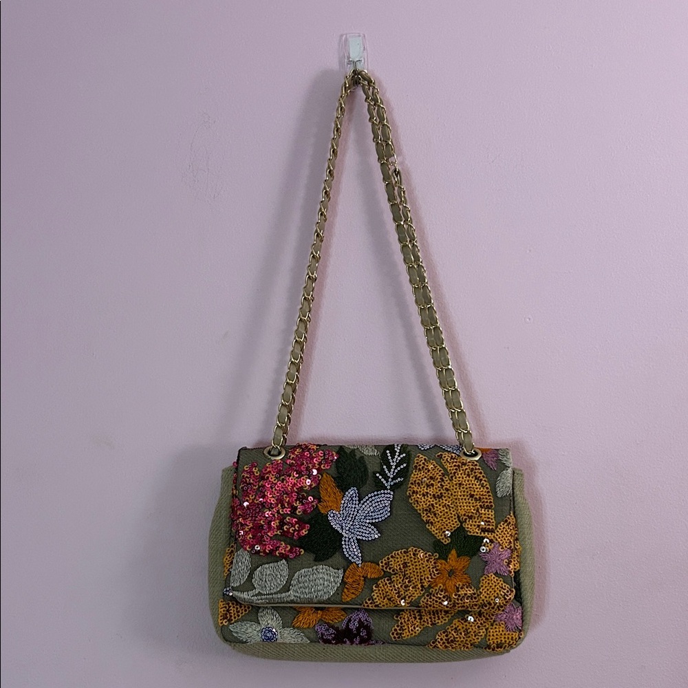 Floral Embroidered Purse